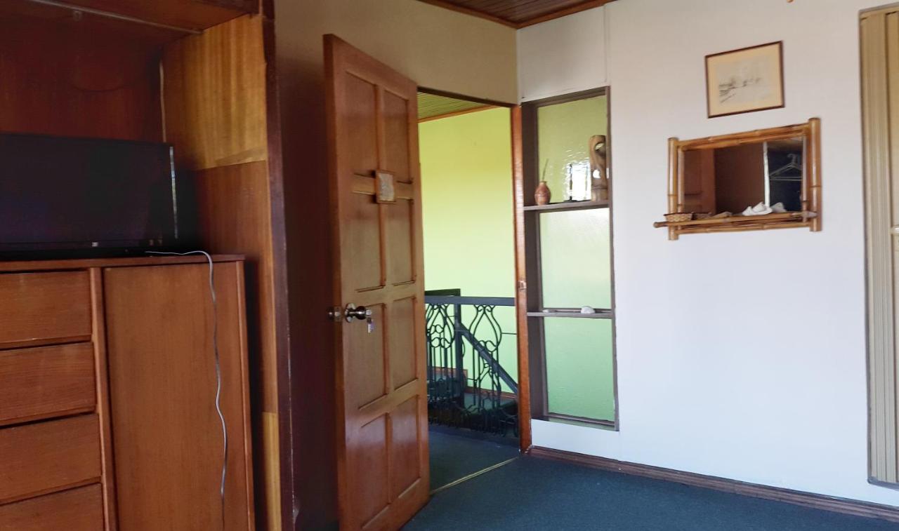 Vida Tropical Bed & Breakfast Alajuela Exterior photo