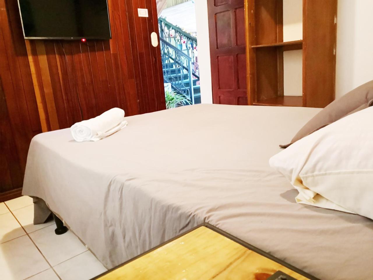 Vida Tropical Bed & Breakfast Alajuela Exterior photo