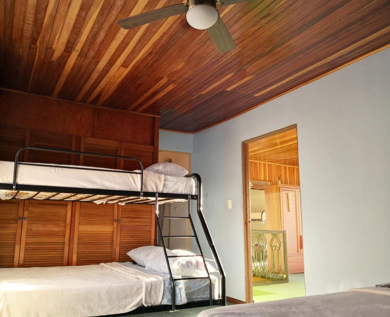 Vida Tropical Bed & Breakfast Alajuela Exterior photo