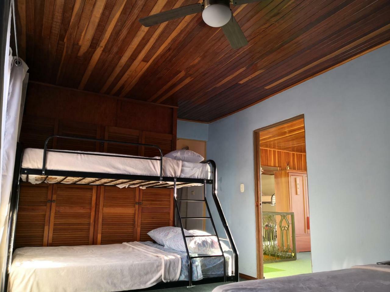 Vida Tropical Bed & Breakfast Alajuela Exterior photo